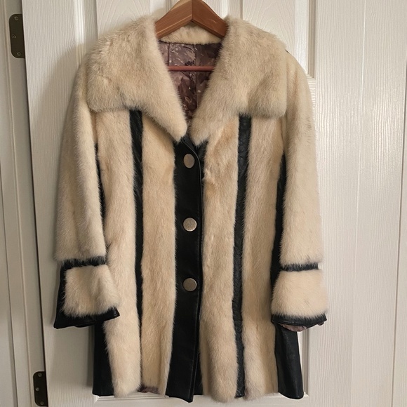 Vintage Fur and Leather Coat. - Picture 4 of 7
